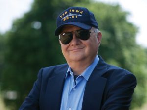 Morre Tom Clancy