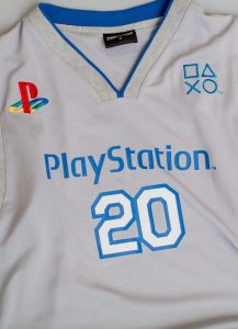 Empresa lança itens de vestuário oficiais do PlayStation