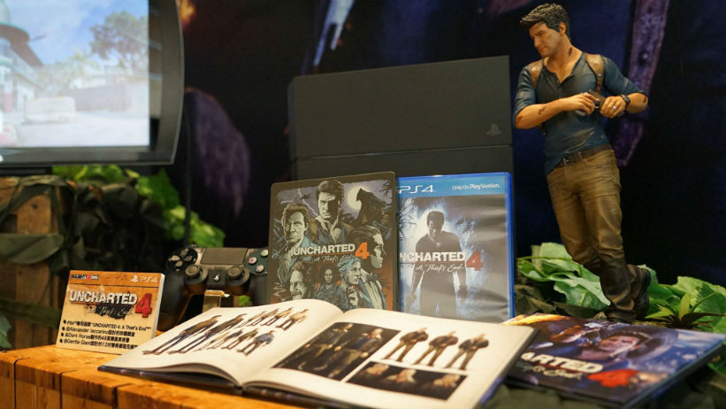 Sony faz unboxing edição de colecionador de Uncharted 4