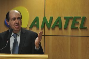 ANATEL culpa gamers por limitação de internet fixa