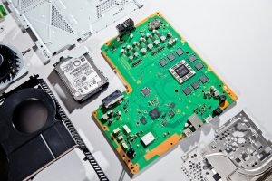 Curiosidade: O que tem dentro de um PlayStation 4?