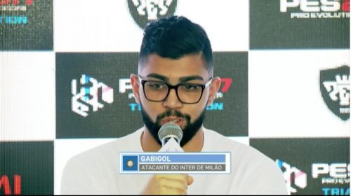 Konami anuncia apoio à Chapecoense e Gabigol como embaixador