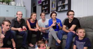 Sony lista 18 jogos para você se divertir localmente com amigos no PS4