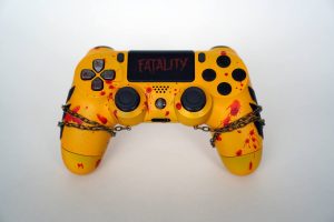 Get over here! Veja um incrível DualShock 4 inspirado em Scorpion