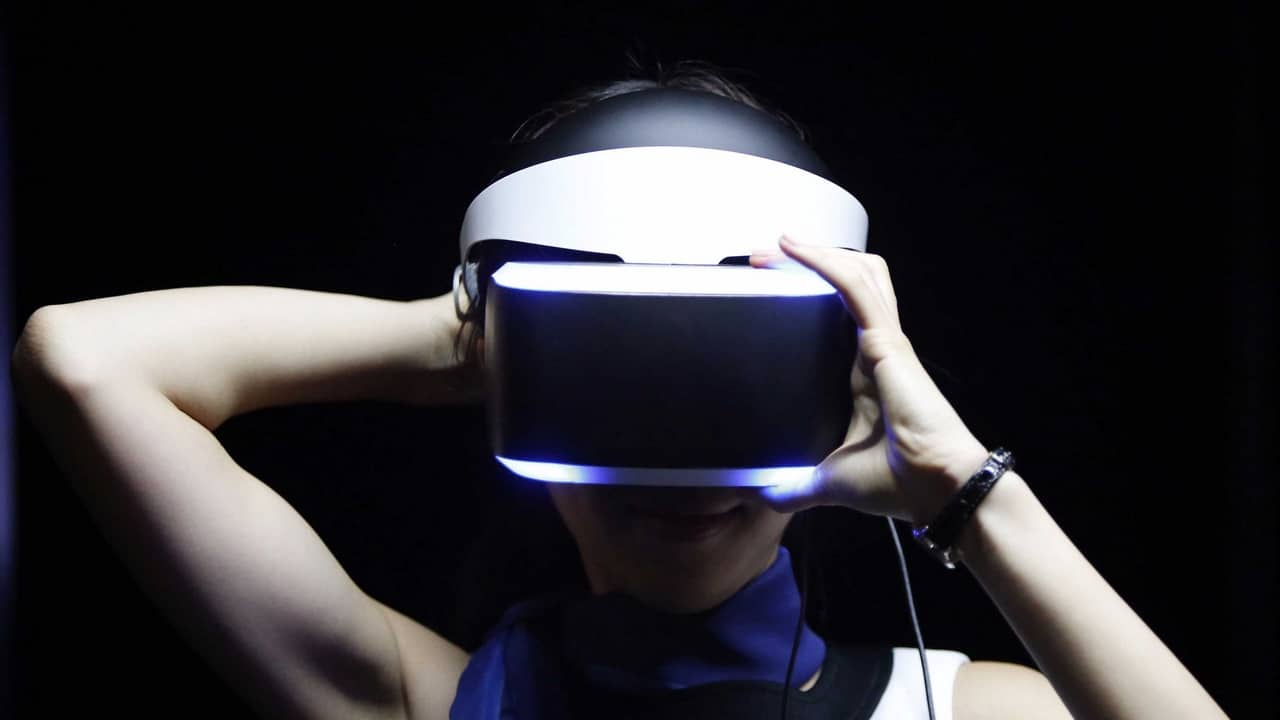Patente indica que controle do PlayStation VR pode ter sensores de dedos