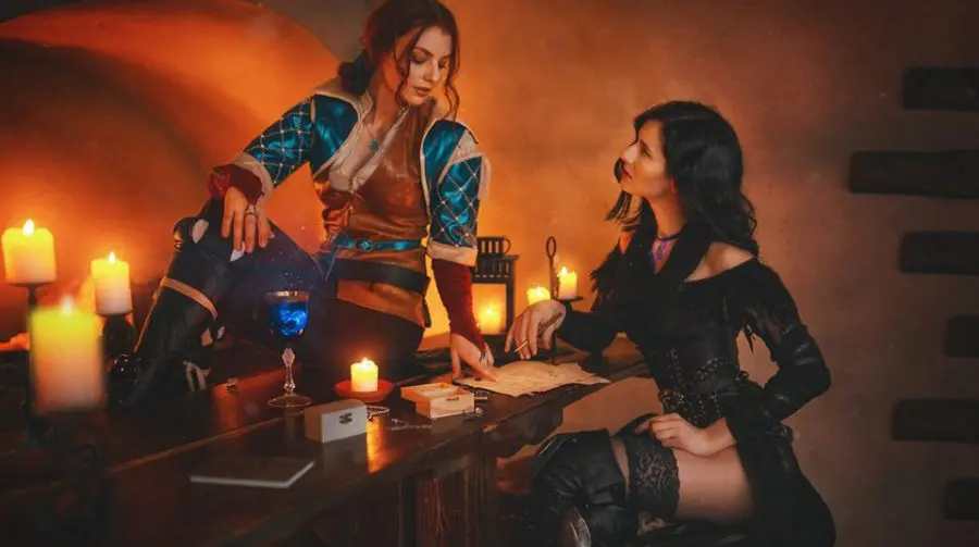 The Witcher: cosplayers reproduzem Yennefer e Triss com precisão incrível