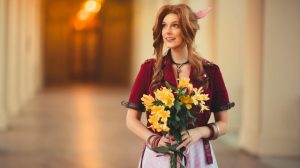 Dubladora de Aerith em Final Fantasy VII Remake faz cosplay da personagem