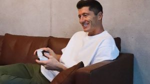 Máquina de gols do Bayern, Robert Lewandowski já tem um PS5