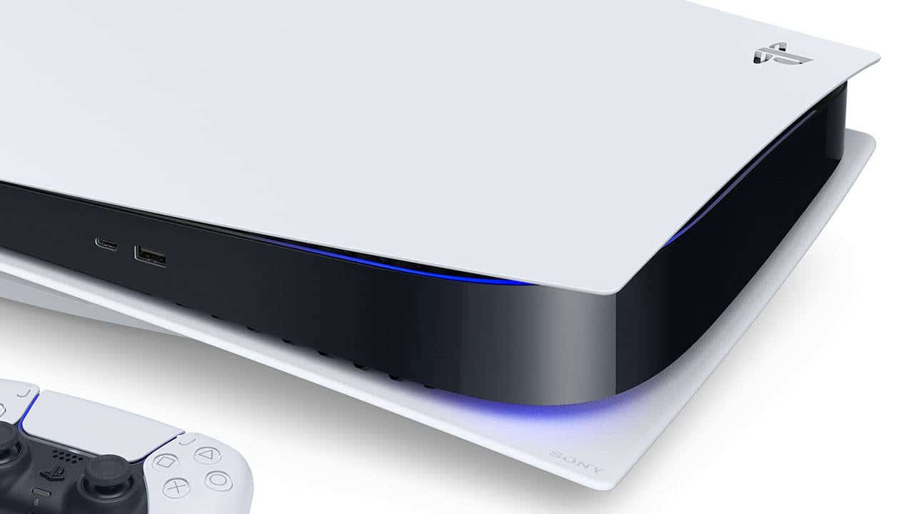Imagem de capa com o PlayStation 5 deitado e uma pequena parte do controle DualSense
