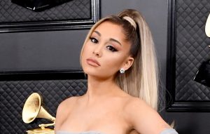 Estrela pop, Ariana Grande se diz fã de Sackboy: Uma Grande Aventura