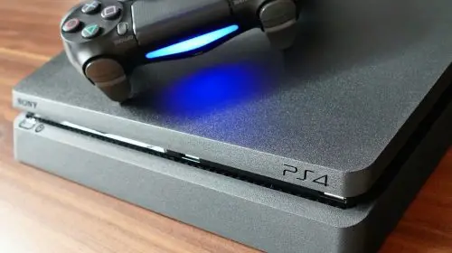 Fim da bateria do relógio interno do PS4 poderia 