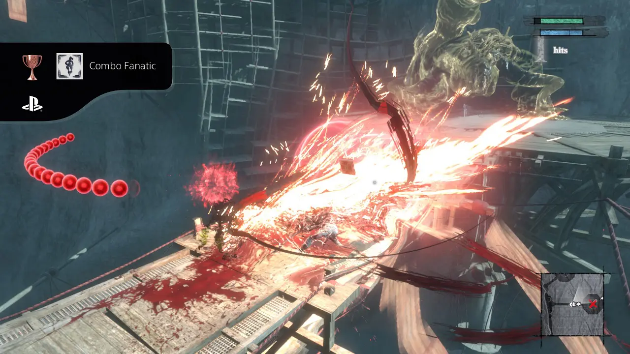 Imagem de NieR Replicant que mostra uma luta intensa e com um símbolo de troféu do PS5 no lado esquerdo