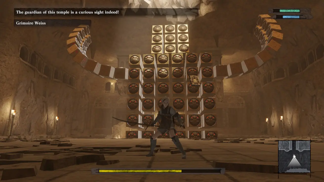 Imagem do jogo NieR Replicant que mostra o protagonista na frente e atrás uma grande criatura formada por cubos.