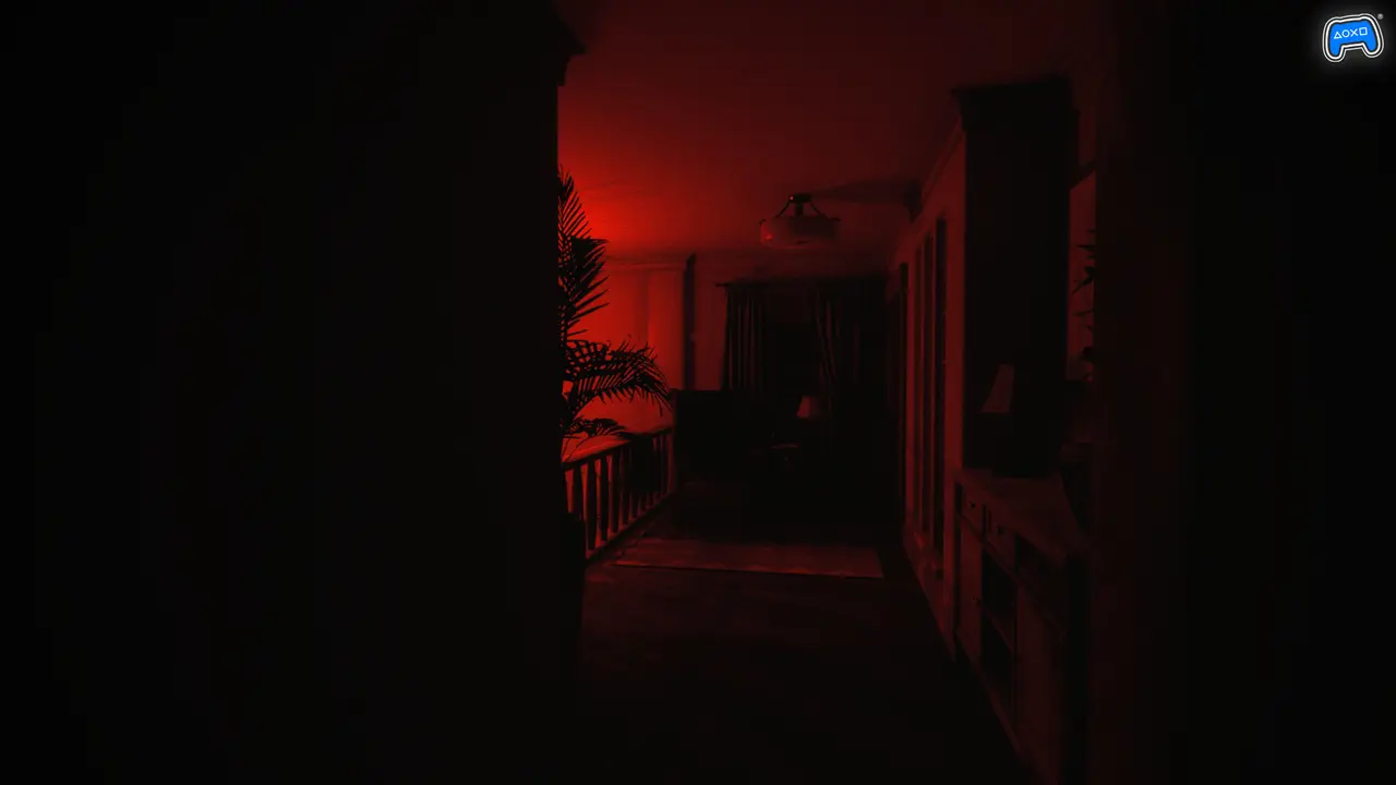 Imagem de Luto, jogo de terror psicológico, em uma casa com uma luz vermelha