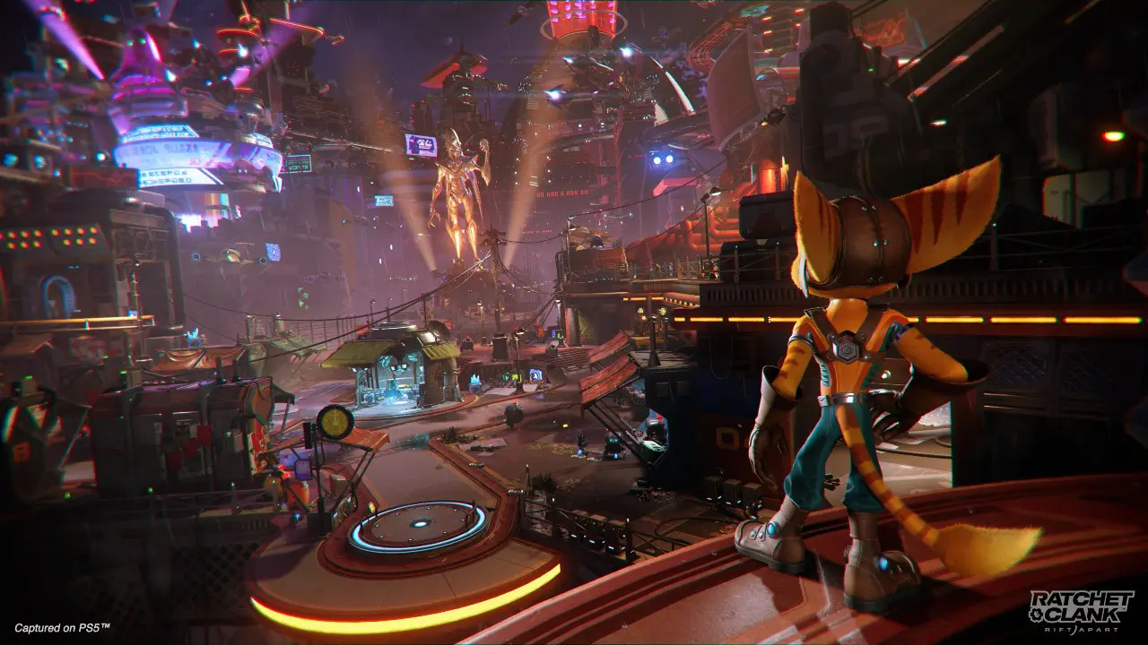 Ratchet olhando para uma cidade futurista em Ratchet & Clank: Em Uma Outra Dimensão