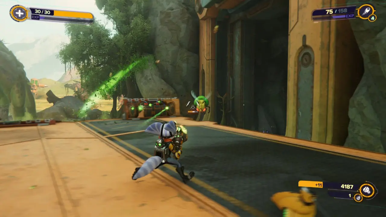 Rivet atira em inimigo em Ratchet & Clank: Em Uma Outra Dimensão