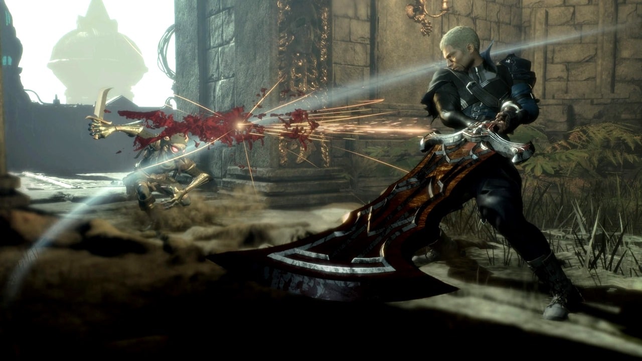 Imagem do protagonista de Stranger of Paradise: Final Fantasy Origin atcando um inimigo com uma espada