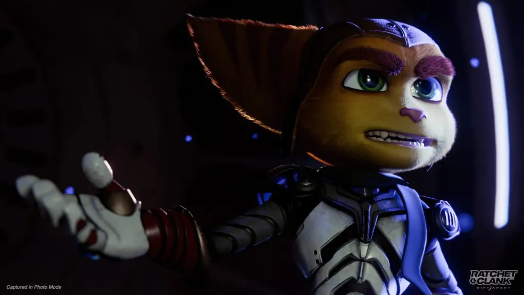 Imagem do protagonista Ratchet no modo foto de Ratchet & Clank: Em Uma Outra Dimensão fazendo uma expressão