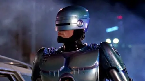 Pura nostalgia: gameplay de RoboCop: Rogue City tem ação intensa e ator do filme