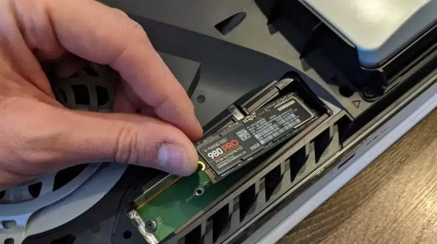 Saiba como instalar o SSD no PS5
