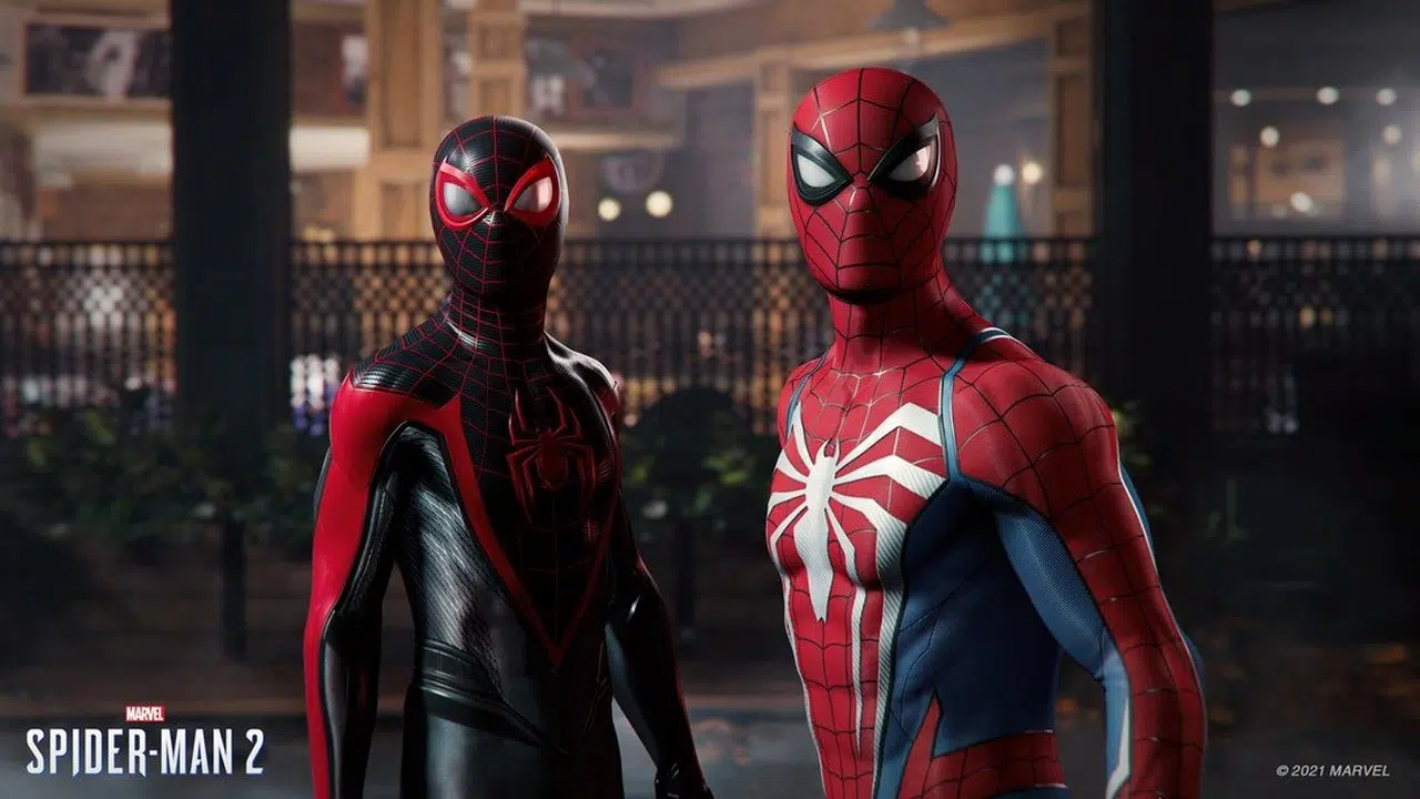 Imagem de capa de uma captura do Trailer de Marvel's Spider-Man 2 com Peter Parker e Miles Morales em destaque com seus trajes de Homem-Aranha