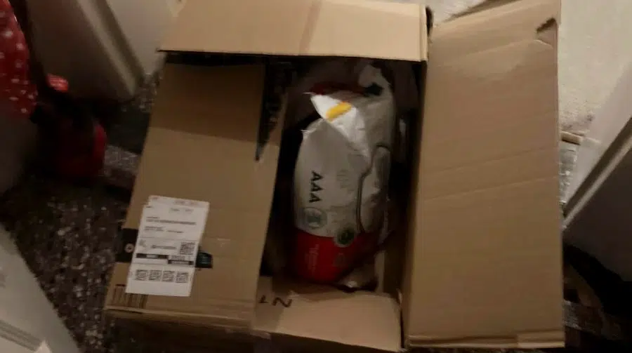 Britânico compra PS5 na Amazon, mas recebe um pacote de arroz no lugar