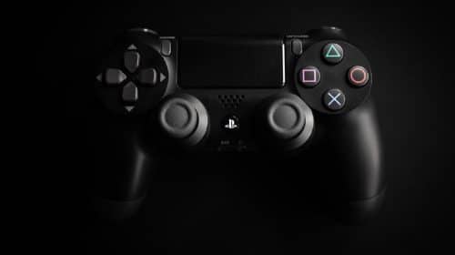 Voltou o controle do PS4: DualShock 4 com desconto na Amazon
