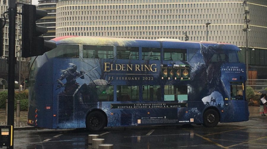 O busão do hype: transporte público de Londres promove Elden Ring