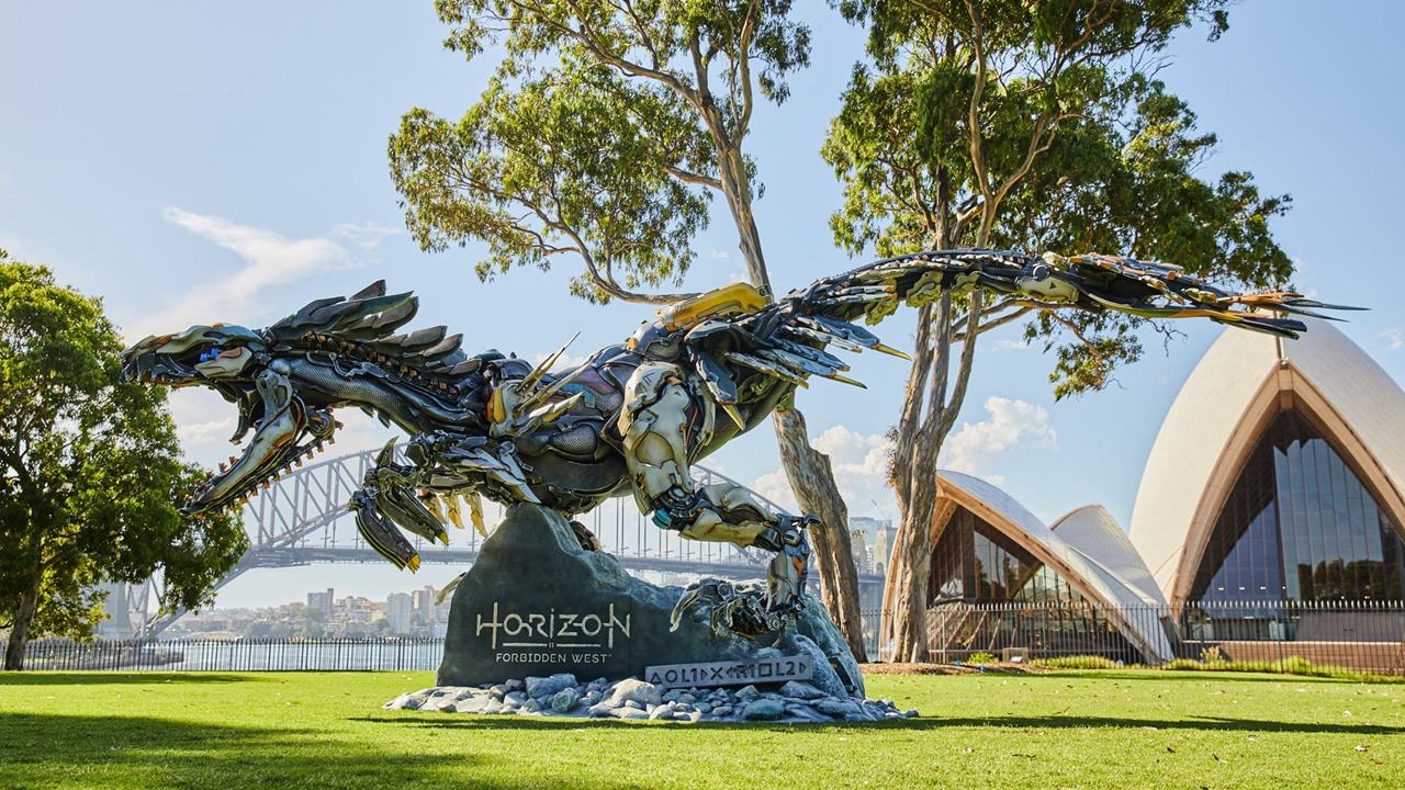 Estátua do Garraveloz de Horizon Forbidden West em Sydney, Austrália..