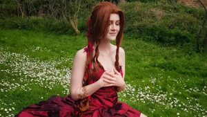Final Fantasy VII: cosplayer de Aerith impressiona pela fidelidade