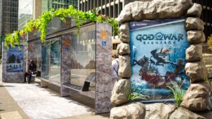 Marketing de God of War Ragnarok toma conta das ruas do Brasil