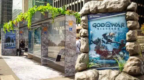 Marketing de God of War Ragnarok toma conta das ruas do Brasil