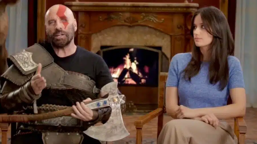 John Travolta se veste de Kratos em ação de God of War Ragnarok