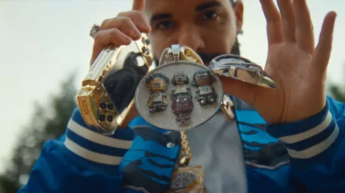 PlayStation Bling: Drake exibe PSP de ouro em novo clipe