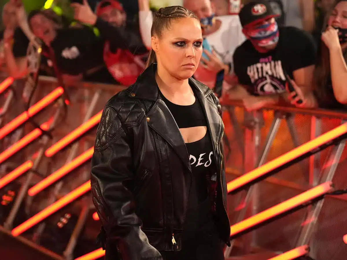 ronda rousey como abby na série de the last of us