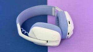 Headset gamer sem fio da Logitech está com 35% de desconto na Amazon