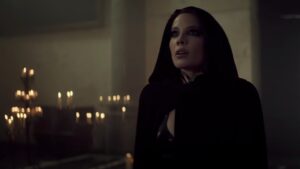 “Lilith”: Halsey e Suga, do BTS, lançam clipe musical de Diablo IV