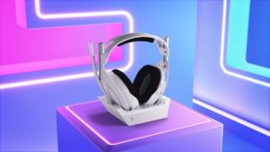 Novo headset Logitech permitirá troca entre PS5 e Xbox Series com um botão