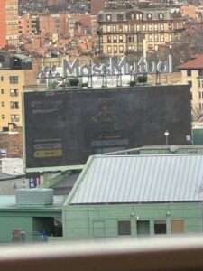 Imagens mostram Fortnite em telão de lendário estádio americano