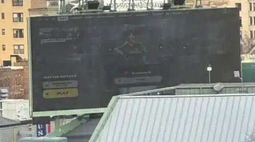 Imagens mostram Fortnite em telão de lendário estádio americano