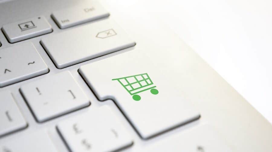 85% dos brasileiros com internet já compraram online