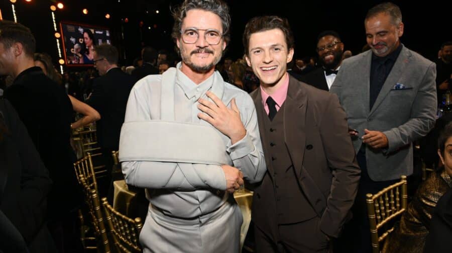 Joel e Drake! Pedro Pascal e Tom Holland posam juntos em prêmio