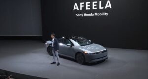 Carro da Sony é controlado por DualSense na CES 2024