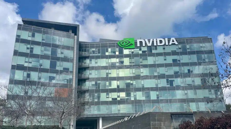 Nvidia planeja chips com IA customizados para empresas [rumor]