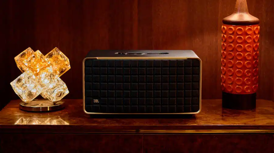 Caixa de som retrô da JBL chega ao Brasil por R$ 4.299