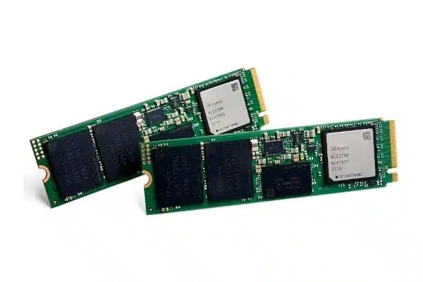 Imagem de dois SSDs PCB01.