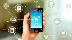 Maioria dos brasileiros tem três dispositivos conectados à internet em casa