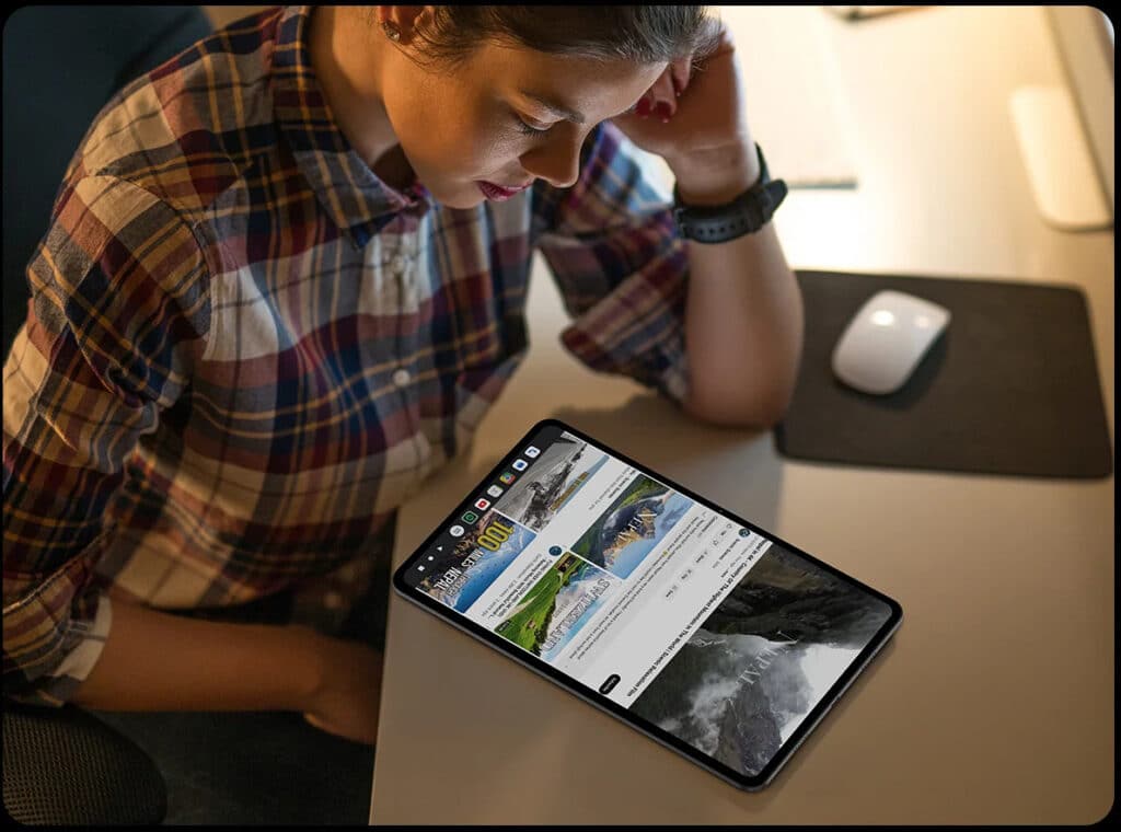 usuário mexendo no tablet t50hd da teclast