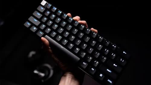 Logitech lança teclado compacto para jogadores de esports
