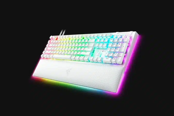teclado BlackWidow V4 Pro White Edition da Razer
